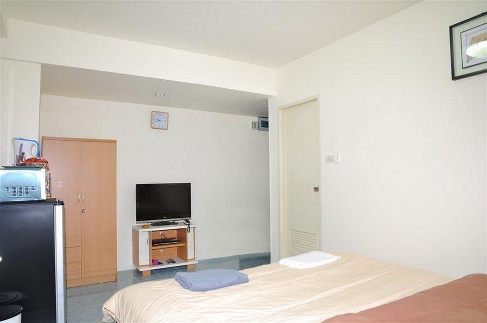 พัทยา ฮอลิเดย์ ลอดจ์ Apartment Pattaya ภายนอก รูปภาพ